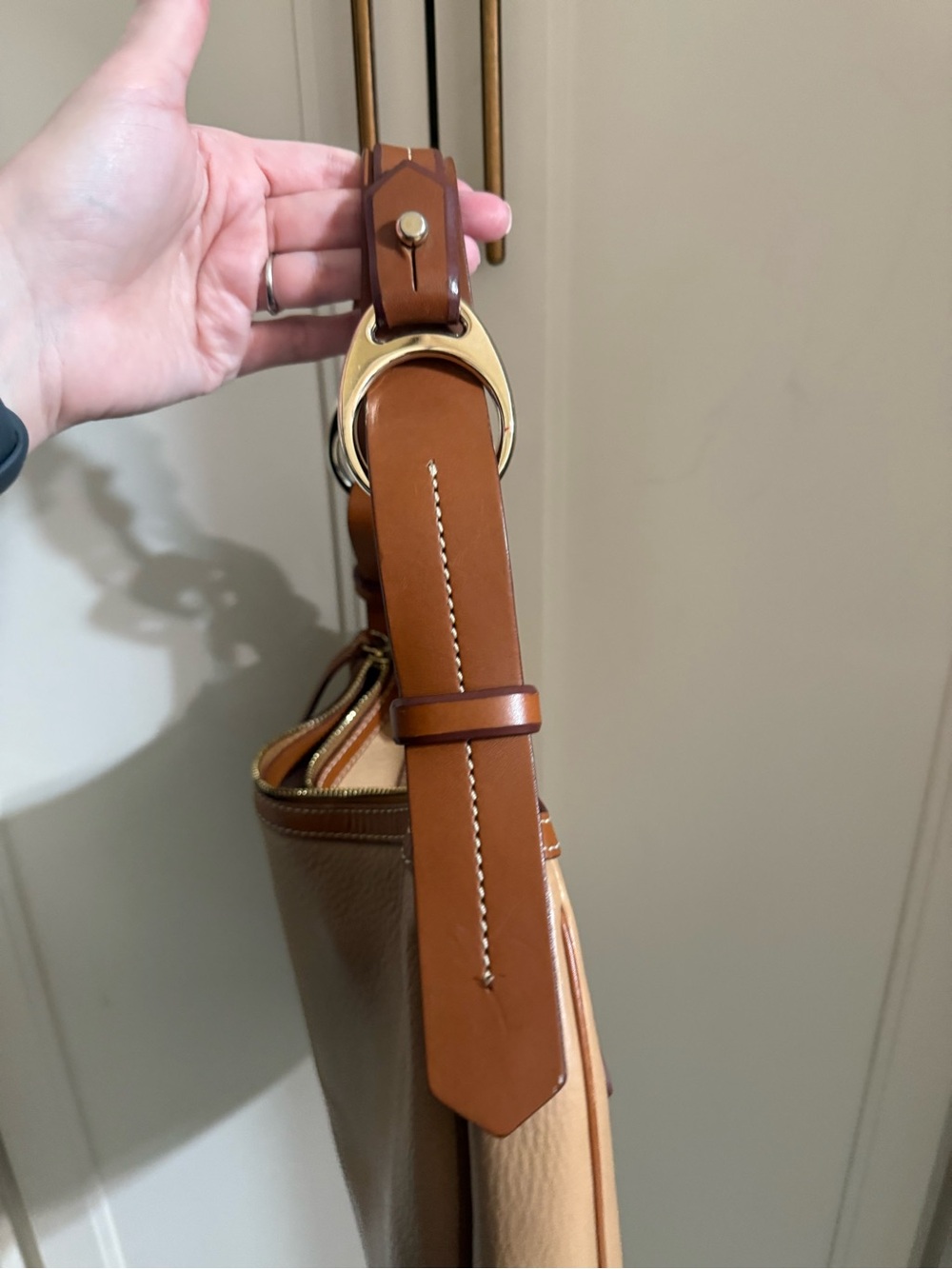 Dooney & Bourke Small Circle Hobo Bag Purse - Picture 3 of 10